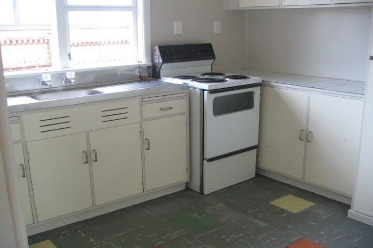 Photo of property in 28-30 Lake Pupuke Drive, Takapuna, Auckland, 0622