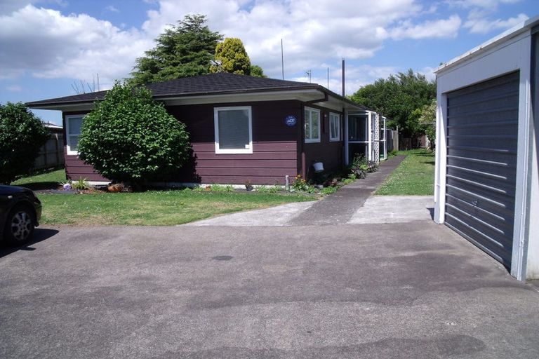 Photo of property in 2/39 Buckingham Crescent, Manukau, Auckland, 2025