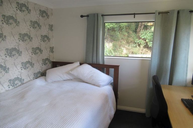 Photo of property in 14 Kinloch Place, Papakowhai, Porirua, 5024