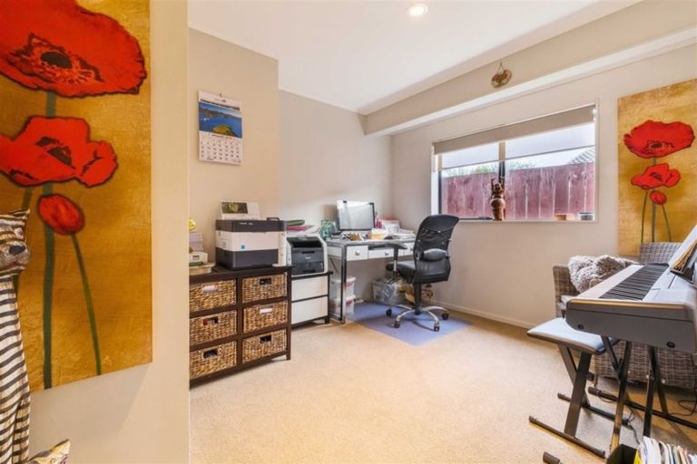 Photo of property in 1/41a Titirangi Road, New Lynn, Auckland, 0600