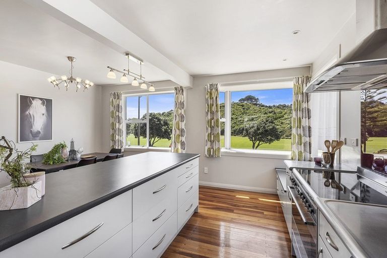Photo of property in 130 Main Road, Titahi Bay, Porirua, 5022