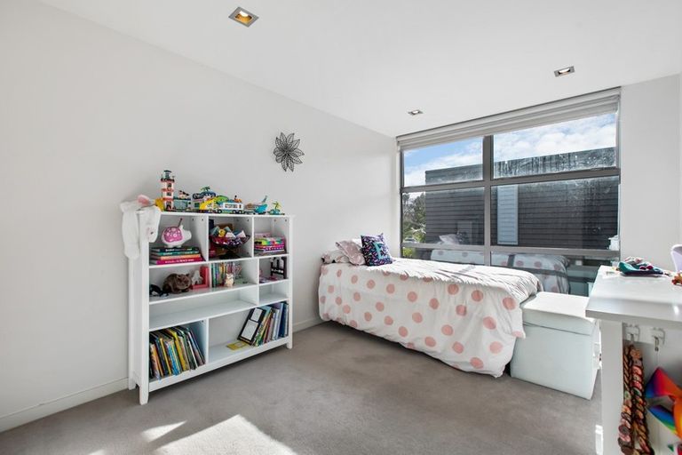 Photo of property in 14a Lomond Street, Takapuna, Auckland, 0622