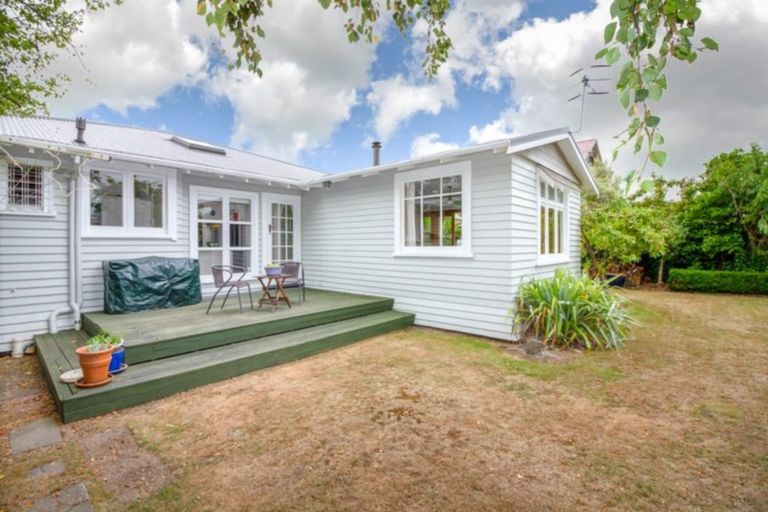 Photo of property in 18 Carlton Avenue, Gonville, Whanganui, 4501