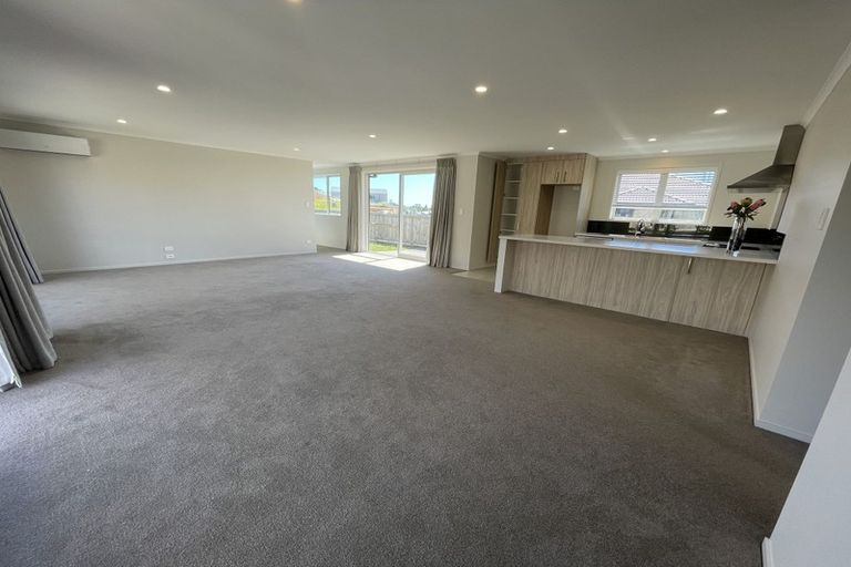 Photo of property in 65 Bert Wall Drive, Omokoroa, 3114