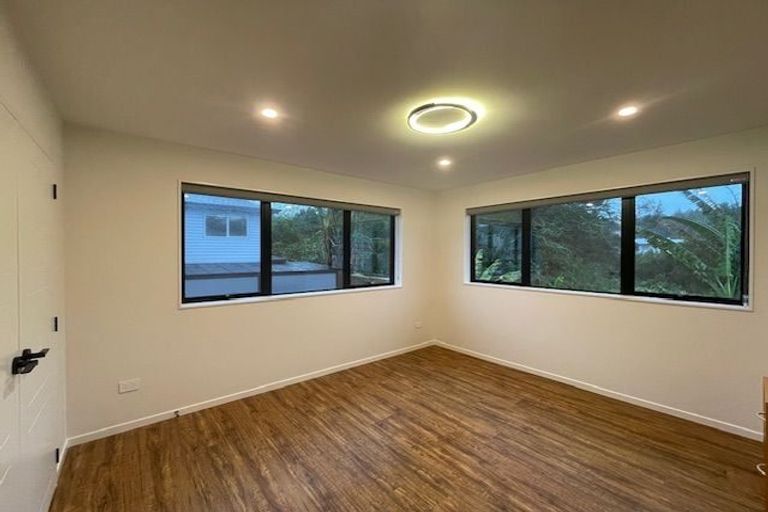 Photo of property in 25 Armstrong Place, New Lynn, Auckland, 0600