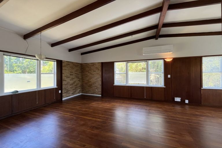 Photo of property in 64 Sylvan Crescent, Te Atatu South, Auckland, 0610