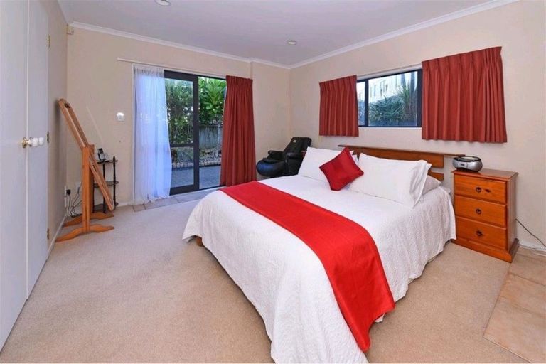 Photo of property in 43 Ribbonwood Crescent, Goodwood Heights, Auckland, 2105