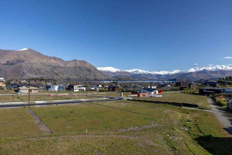 Photo of property in Kirimoko Crescent, Wanaka, 9305