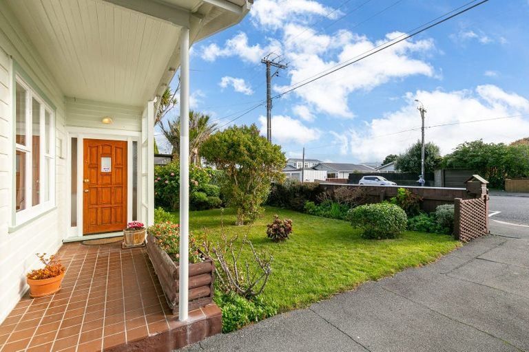 Photo of property in 52 Darlington Road, Miramar, Wellington, 6022