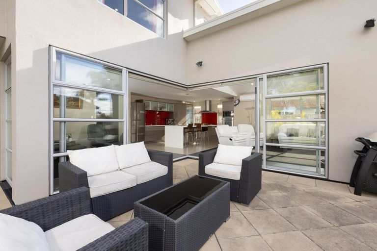 Photo of property in 102 Freyberg Street, Otumoetai, Tauranga, 3110