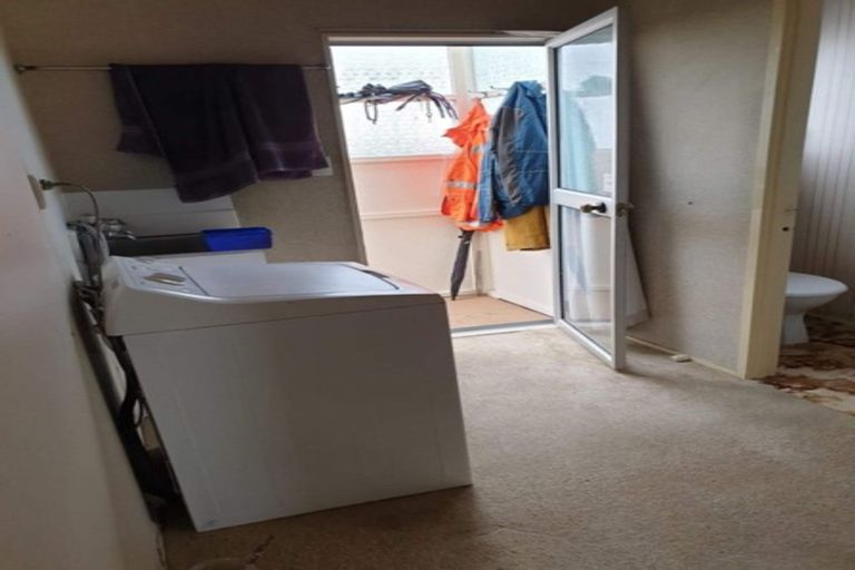 Photo of property in 76 George Street, Hikurangi, 0114