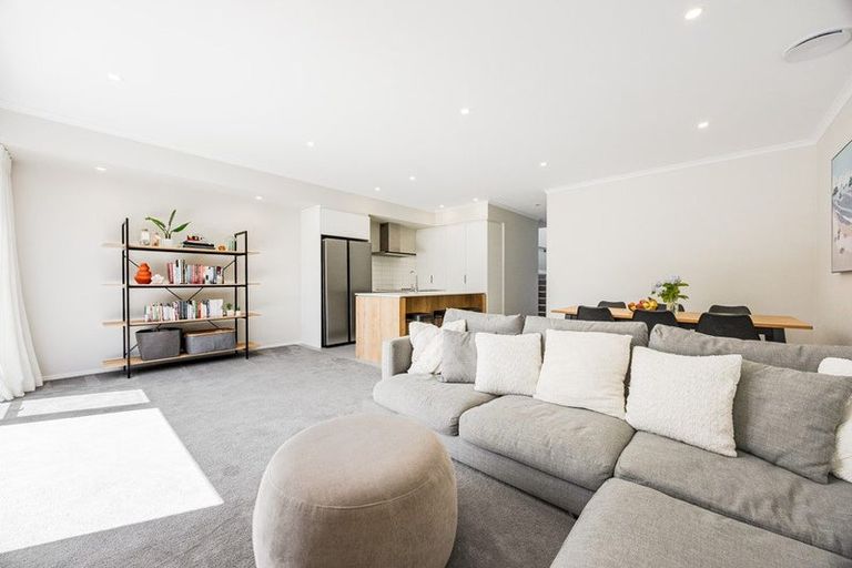 Photo of property in 7 Fairgray Lane, Red Beach, 0932