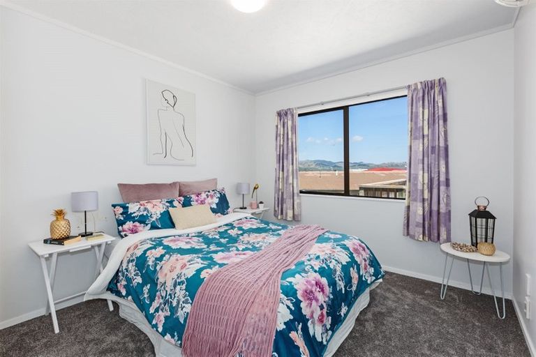 Photo of property in 5 Sombrero View, Ascot Park, Porirua, 5024