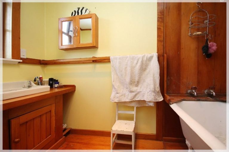 Photo of property in 3 Wellesley Street, Feilding, 4702