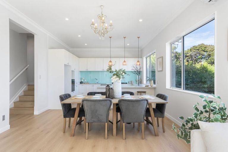 Photo of property in 517 East Coast Road, Murrays Bay, Auckland, 0630