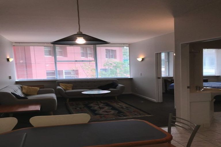 Photo of property in Terrace Tower Apartments, 1d/126 The Terrace, Wellington Central, Wellington, 6011