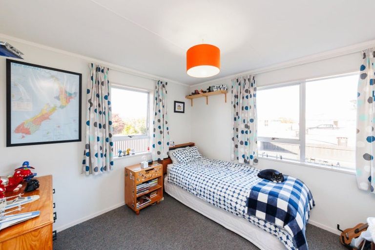 Photo of property in 4 Rutland Place, Milson, Palmerston North, 4414