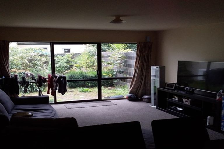 Photo of property in 2/116 Springfield Road, St Albans, Christchurch, 8014