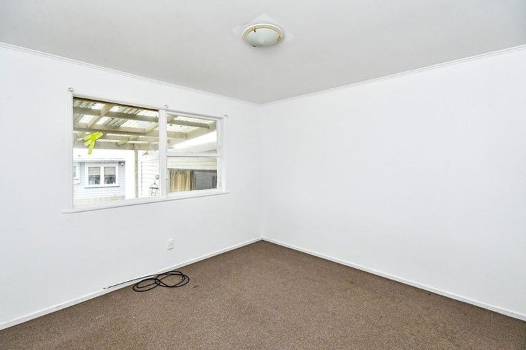 Photo of property in 15 Gainsborough Street, Manurewa, Auckland, 2102
