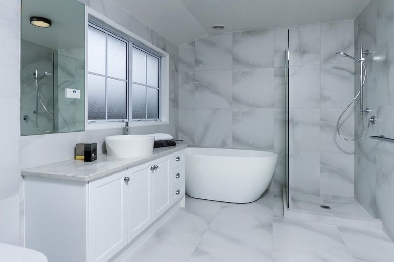 Photo of property in 2/15 Saltburn Road, Milford, Auckland, 0620