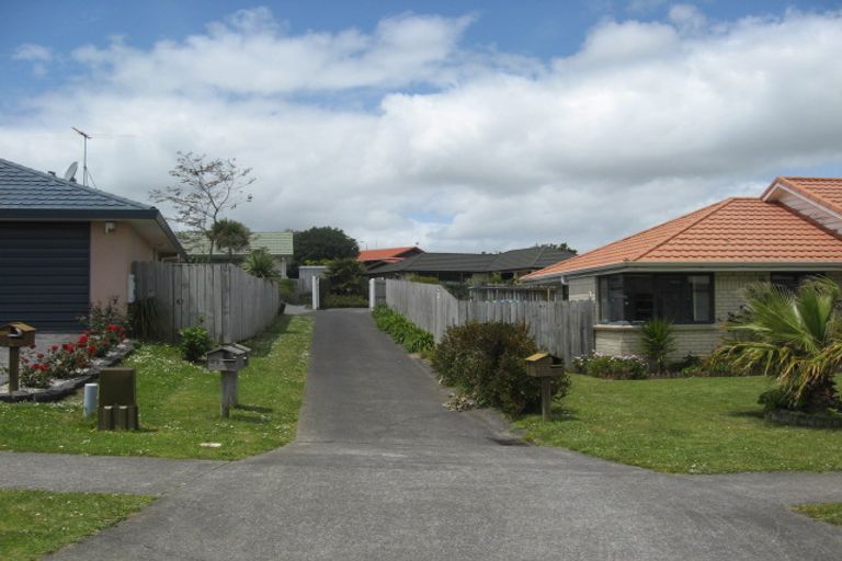 Photo of property in 28 Bellville Drive, Clendon Park, Auckland, 2103