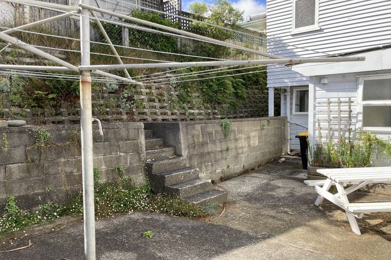 Photo of property in 27 Mckinley Crescent, Brooklyn, Wellington, 6021