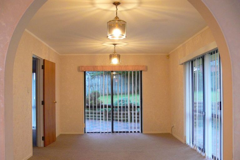 Photo of property in 1/82 Aberfeldy Avenue, Highland Park, Auckland, 2010