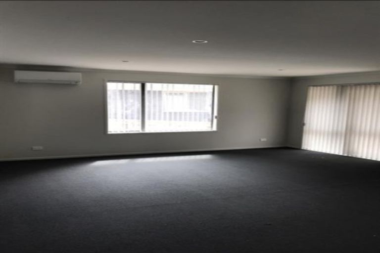 Photo of property in 129 Tidal Road, Mangere, Auckland, 2022