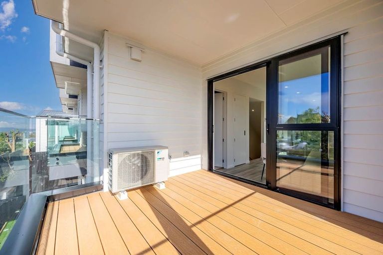 Photo of property in 134a Mokoia Road, Chatswood, Auckland, 0626