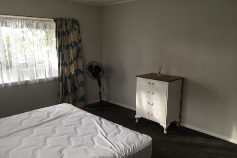 Photo of property in 1/20 Halldene Terrace, Red Beach, 0932