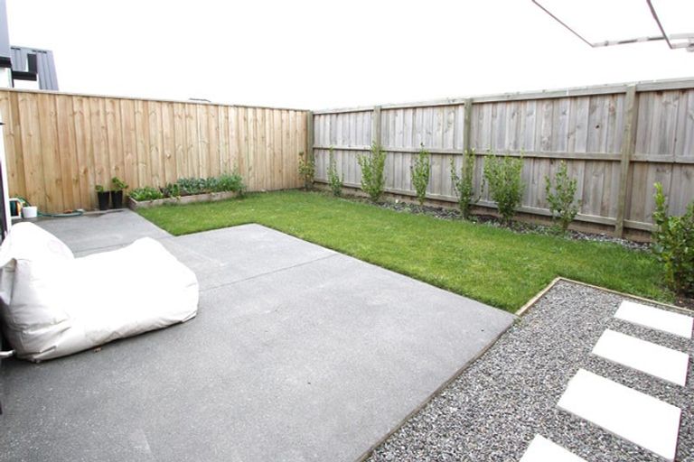 Photo of property in 77 Faringdon Boulevard, Rolleston, 7615