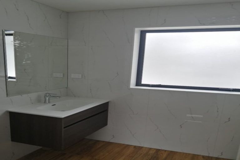 Photo of property in 89 Rosedale Road, Pinehill, Auckland, 0632