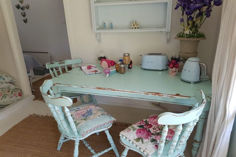 Photo of property in 44 Napier Road, Havelock North, 4130