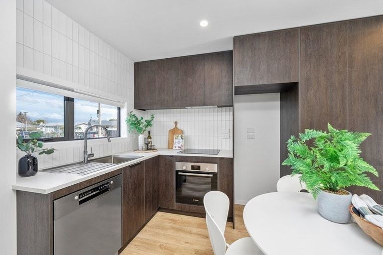 Photo of property in 2/9 Vesty Avenue, Hillcrest, Hamilton, 3216
