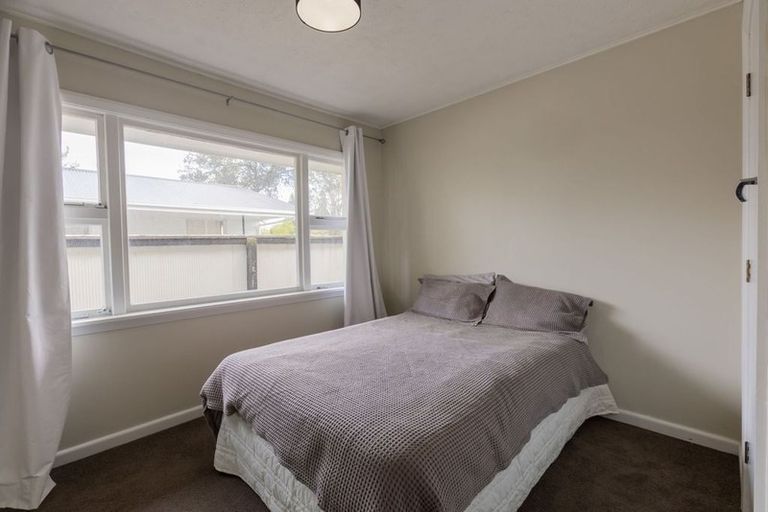Photo of property in 308 Main North Road, Redwood, Christchurch, 8051