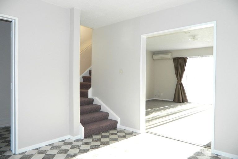 Photo of property in 2/56 Epsom Road, Sockburn, Christchurch, 8042