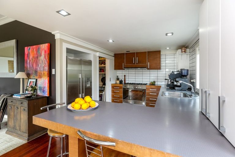 Photo of property in 26 Sackville Street, Fitzroy, New Plymouth, 4312