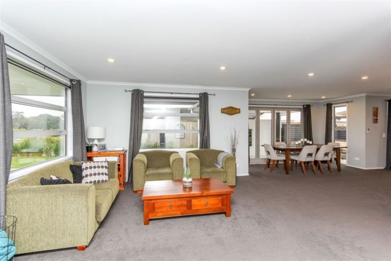 Photo of property in 4 Pebble Beach Court, Waiwhakaiho, New Plymouth, 4312