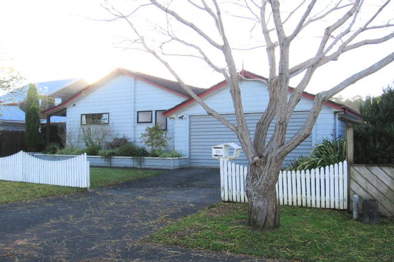 Photo of property in 26 Redlands Grove, Swanson, Auckland, 0612