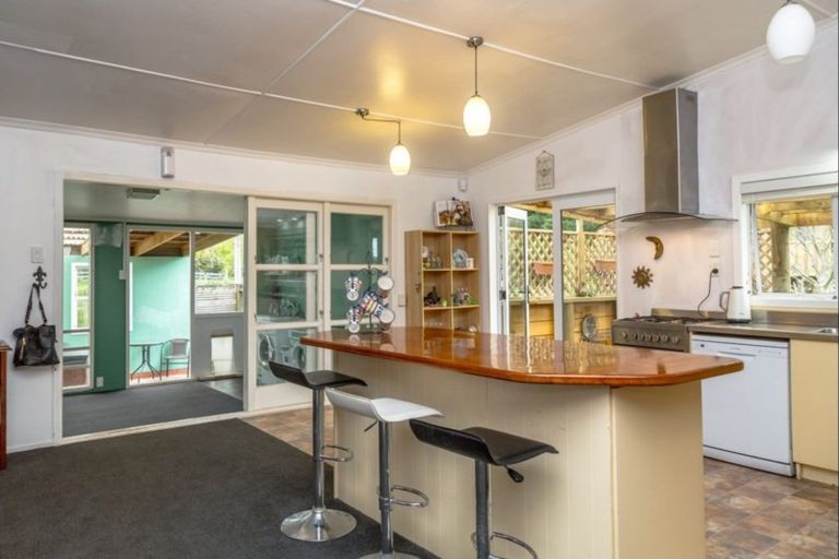 Photo of property in 25 Brown Terrace, Foxton Beach, Foxton, 4815