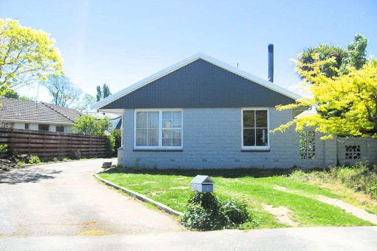 Photo of property in 6 Leeman Place, Redwood, Christchurch, 8051