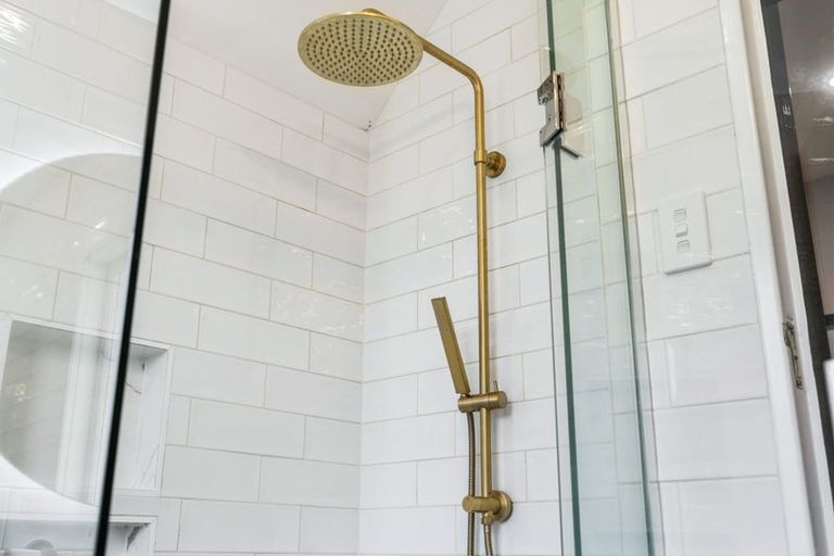 Photo of property in 6 Peverill Crescent, Papatoetoe, Auckland, 2025