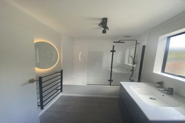 Photo of property in 15b Gribble Grove, Stokes Valley, Lower Hutt, 5019