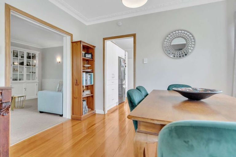 Photo of property in 67 Forest Lake Road, Forest Lake, Hamilton, 3200