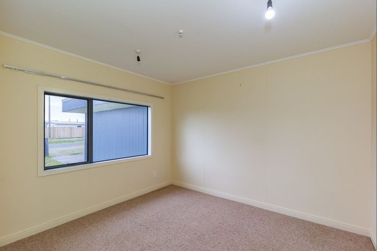 Photo of property in 32 Himatangi Street, Himatangi Beach, Foxton, 4891