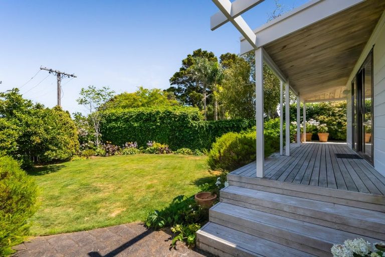 Photo of property in 301 Mangorei Road, Merrilands, New Plymouth, 4312