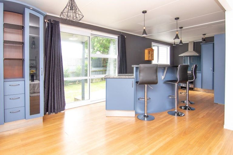 Photo of property in 53 Kaimanawa Street, Kelvin Grove, Palmerston North, 4414