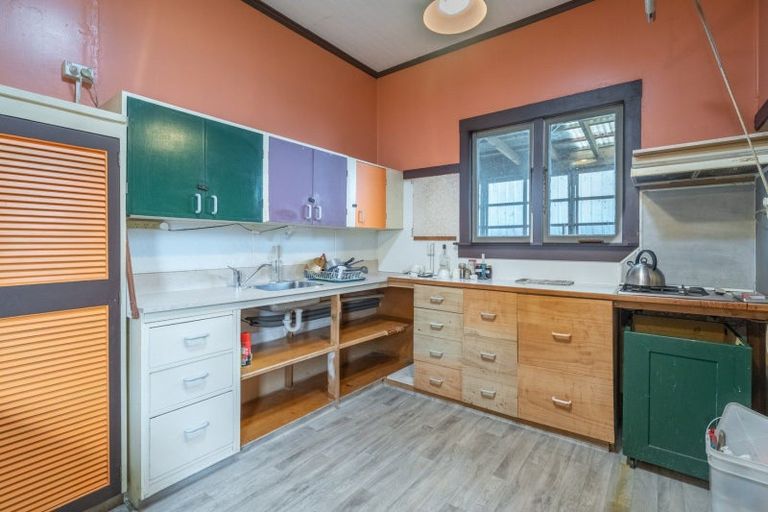 Photo of property in 64 Hastings Street, Ohai, 9635