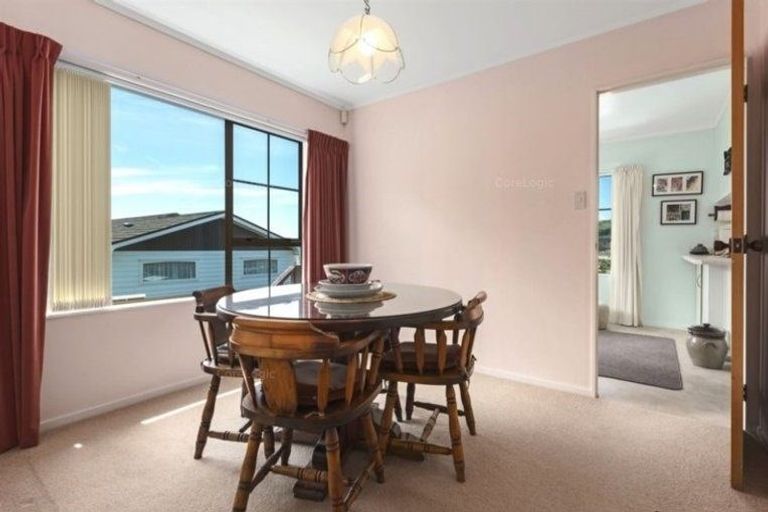 Photo of property in 2 Saint Aidans Way, Tawa, Wellington, 5028