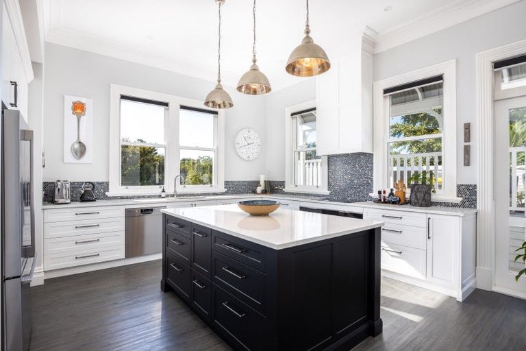 Photo of property in 149a Tukapa Street, Westown, New Plymouth, 4310